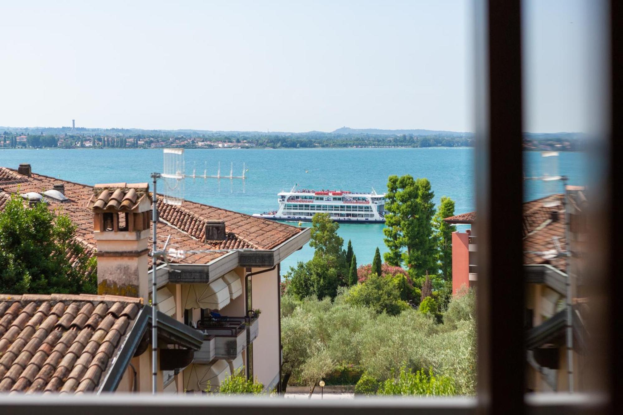 Hotel Villa Maria シルミオーネ エクステリア 写真